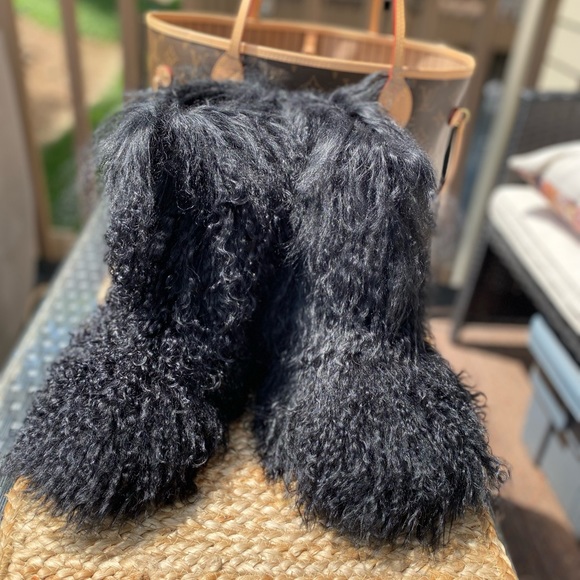 RARE!! UGG CLASSIC FLUFF MOMMA MONGOLIAN BLACK BOOTS US 8 /EU 39 / UK 6.5 - Picture 4 of 10